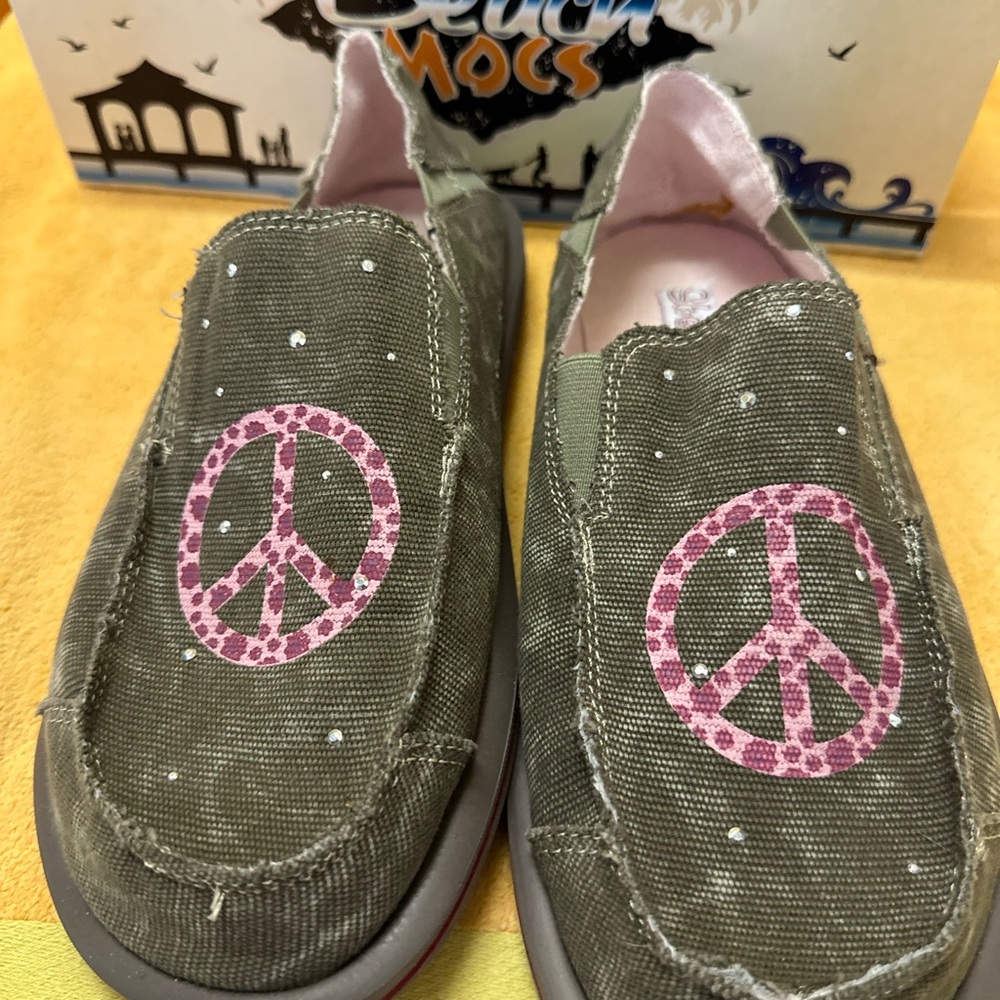 New w/o tags Sketchers Beach Mocks - Women’s Size 8